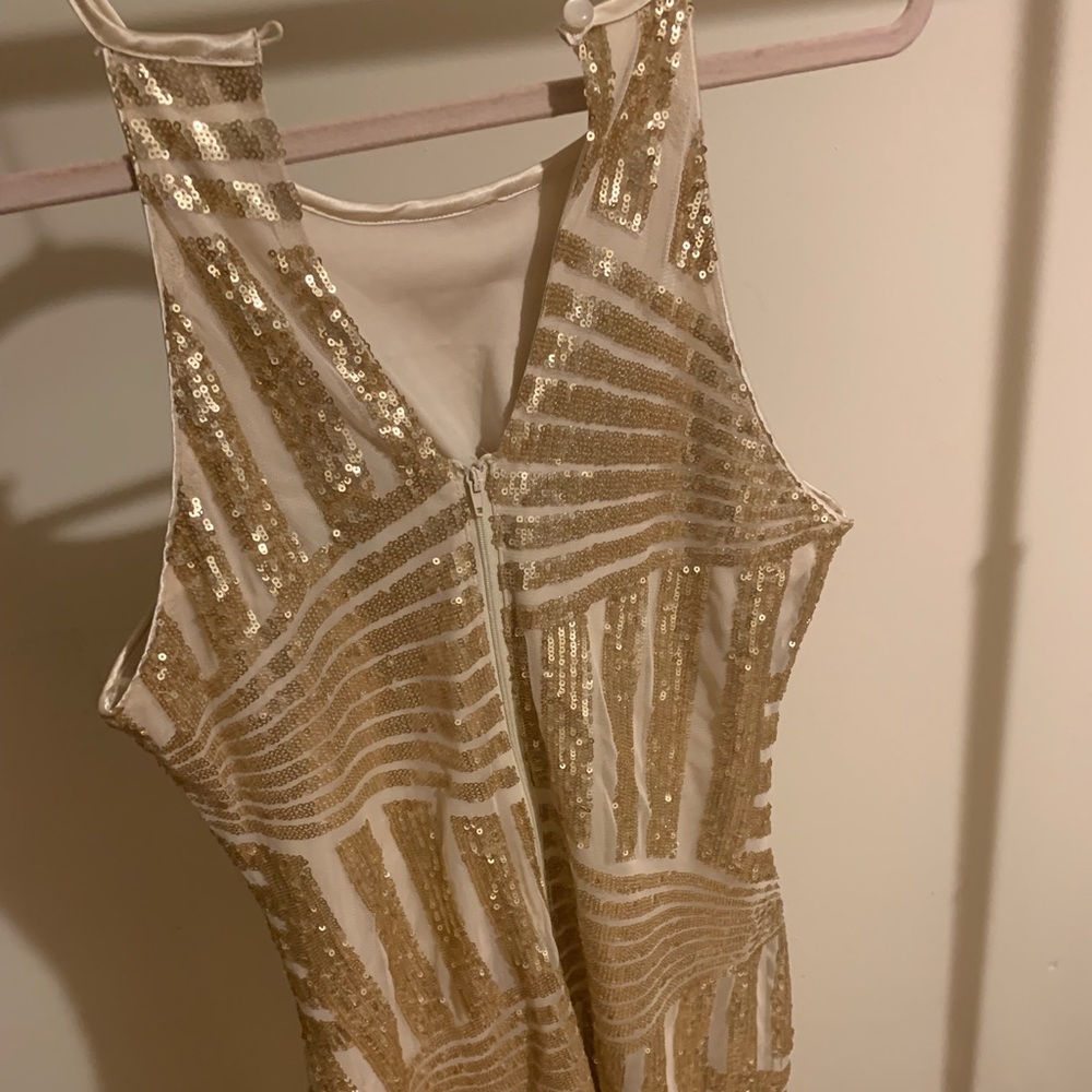 dress - Picture 2 of 4